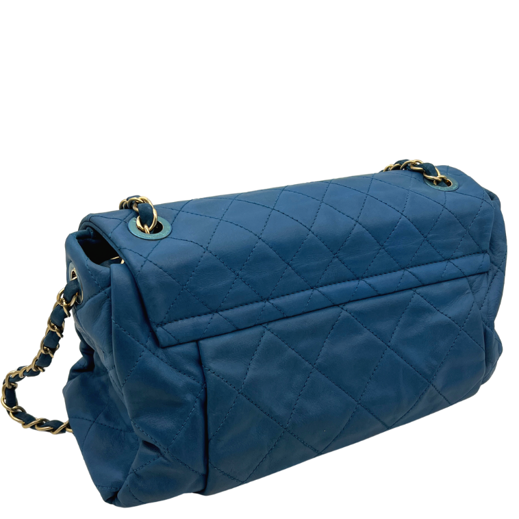 Iridiscent Large Classic Quilted Flap Bag