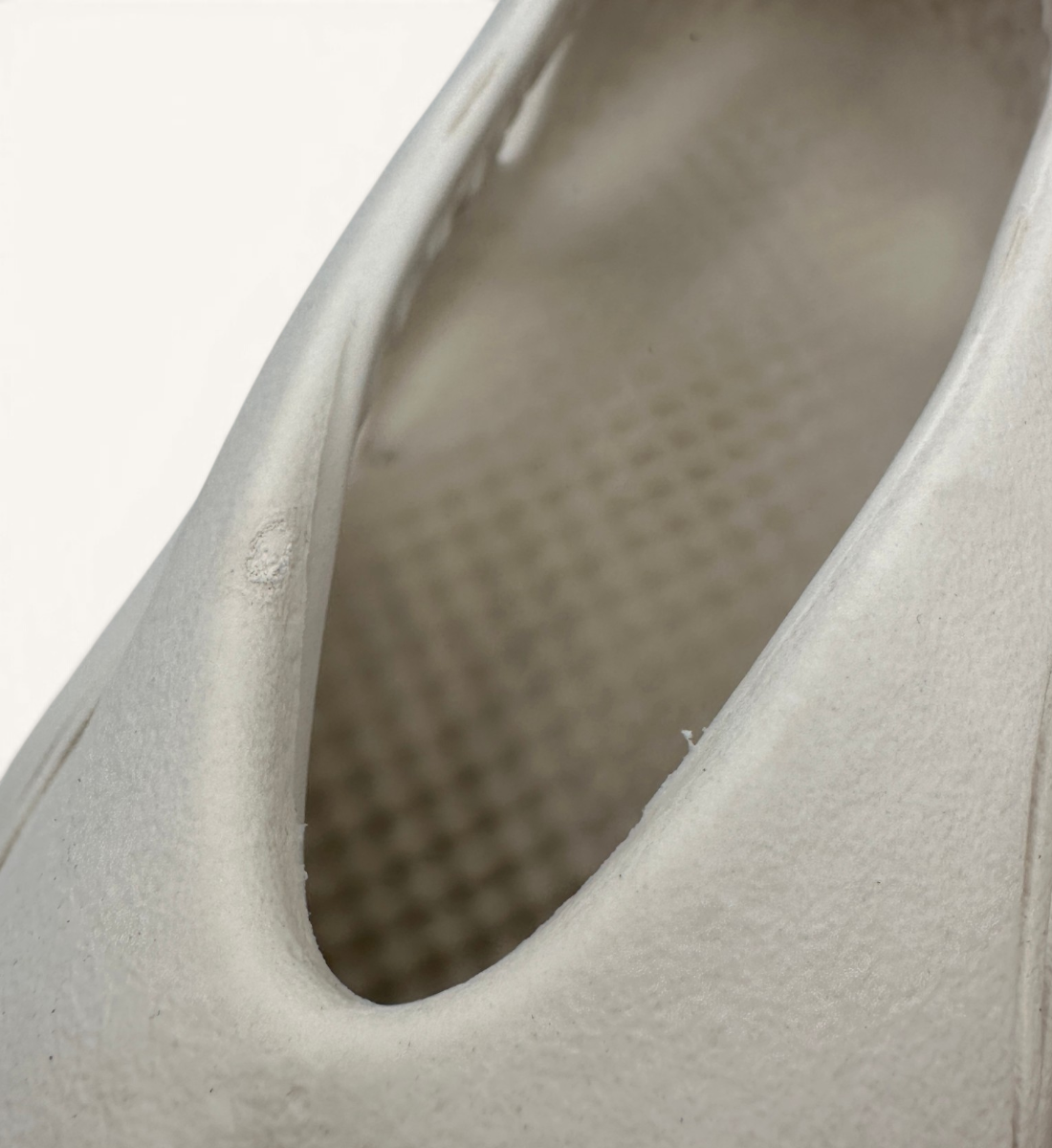 yeezy Foam RNNR