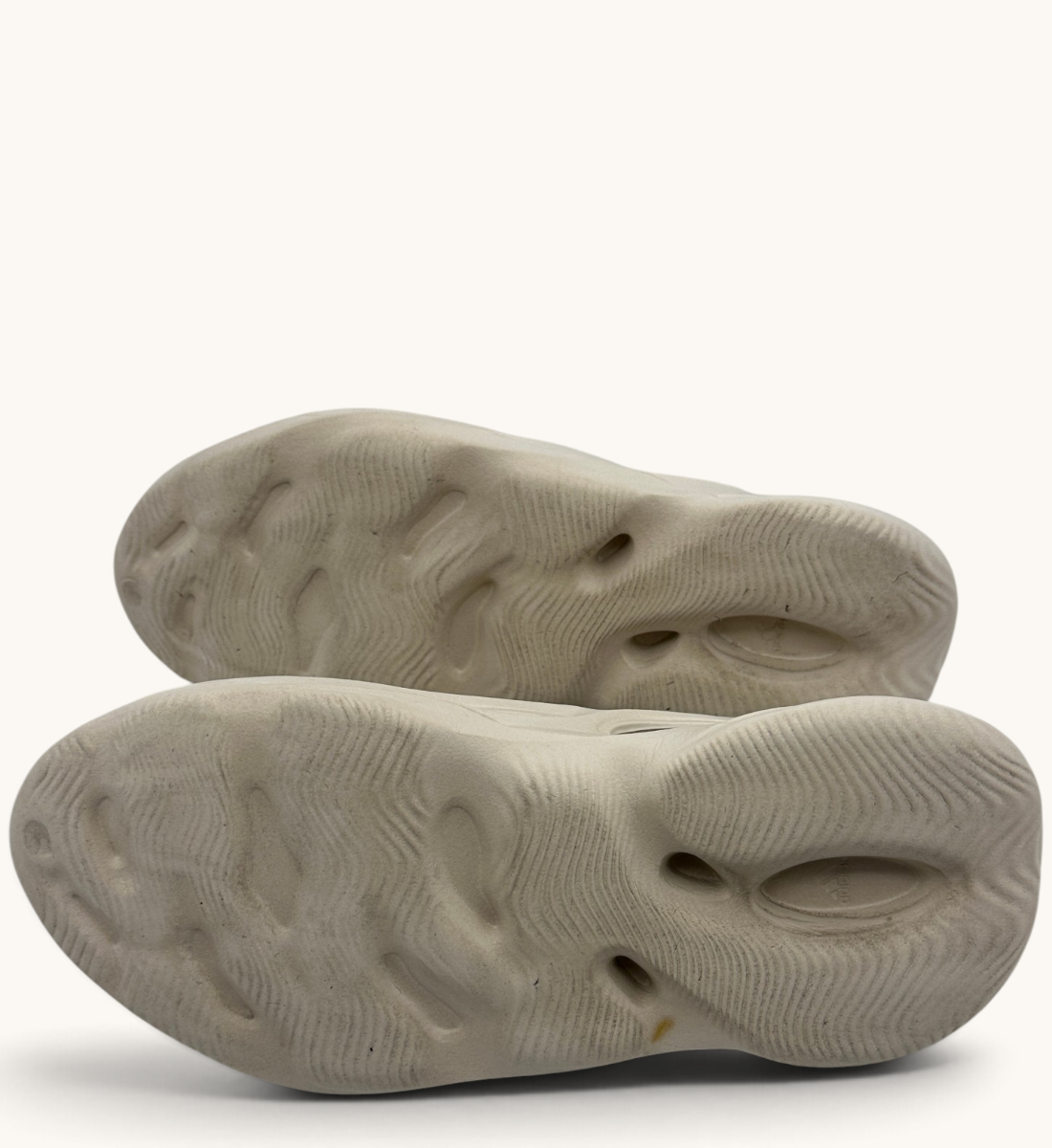 yeezy Foam RNNR
