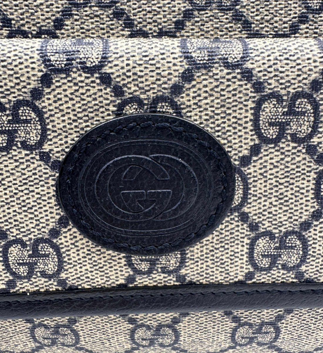 GG Supreme Canvas Messenger Bag