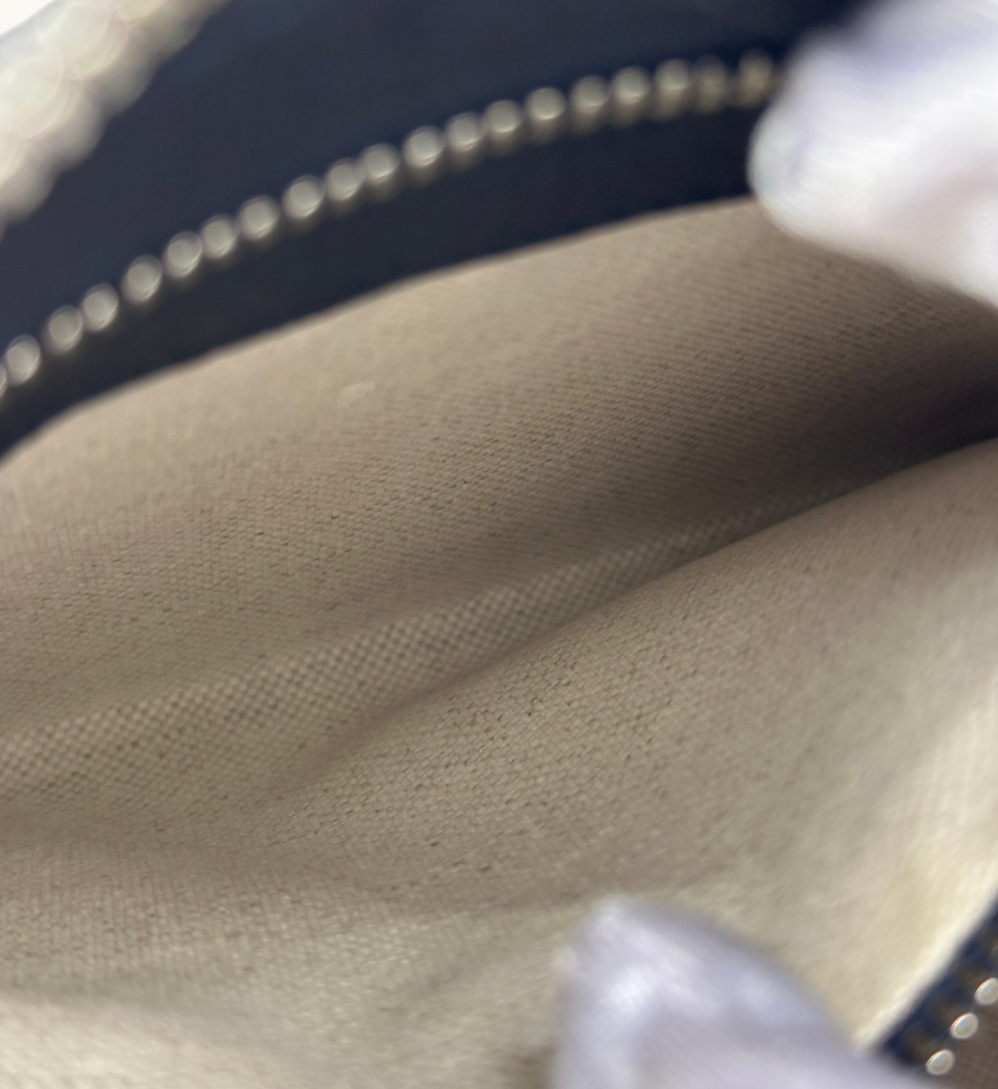 GG Supreme Canvas Messenger Bag
