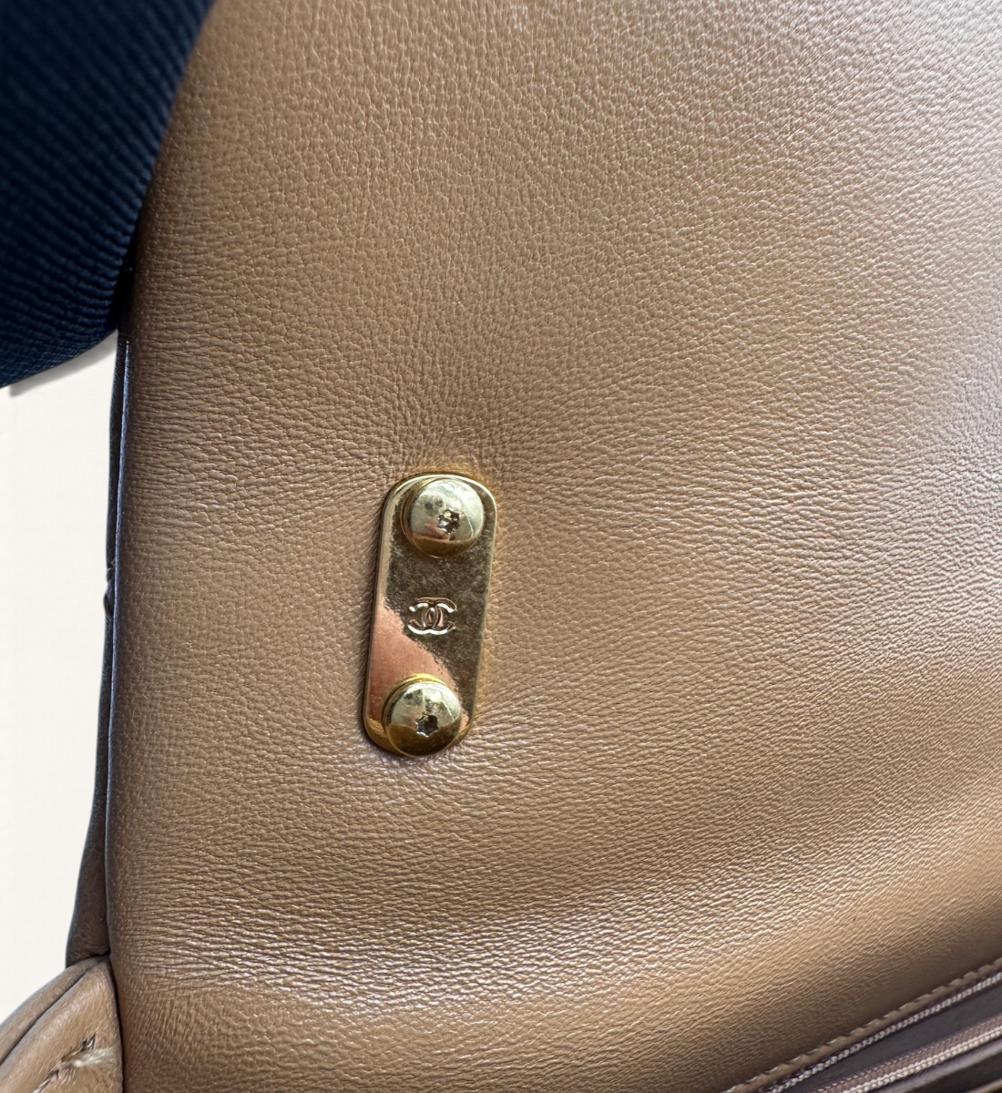22S Large Funky Chain Flap