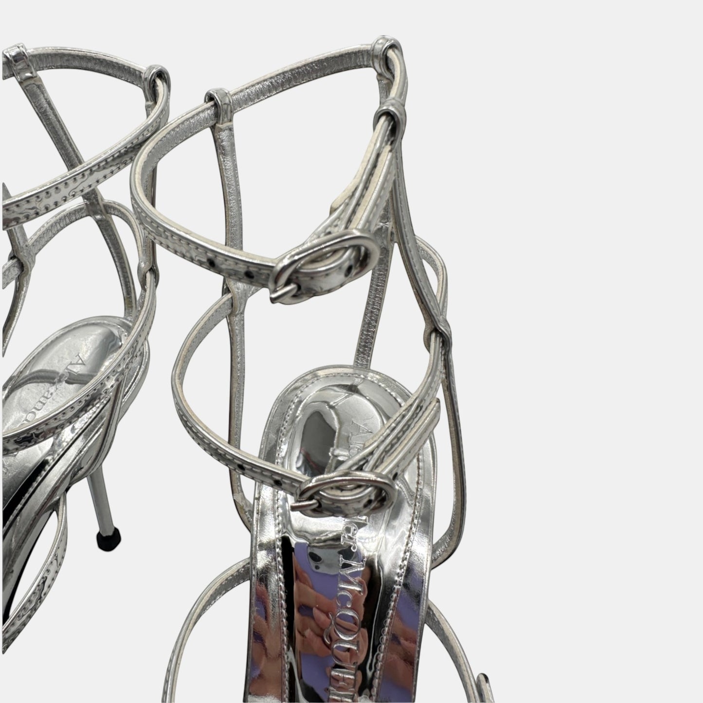Alexander McQueen · luxury shoes · silver heels · stiletto · strappy sandals · designer footwear · prabangūs bateliai · second hand luxury · McQueen original · metallic sandals · Made in Italy · aukštakulniai · vestuviniai bateliai · vakariniai bateliai
Alexander McQueen silver sandals strappy heels stiletto sandals luxury shoes designer heels metallic sandals McQueen original box second hand luxury wedding heels evening sandals open toe heels buckle sandals Made in Italy