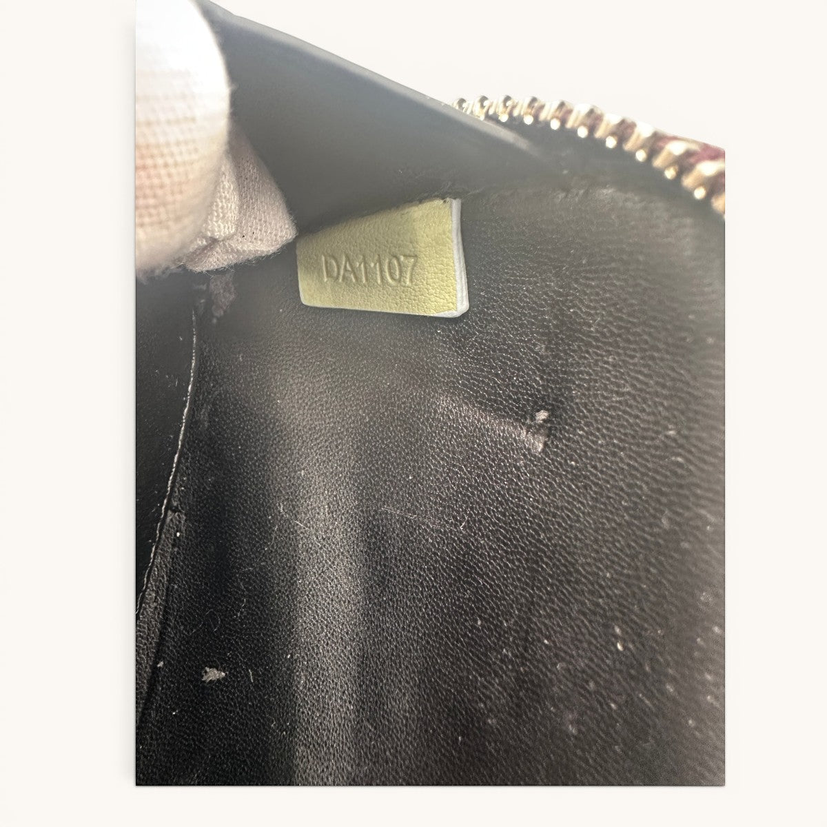 Kenzo · Kenzo Paris · mini bag · top handle bag · crossbody bag · tassel bag · colour block · grey leather bag · chain strap · designer handbag · second hand luxury · prabangios rankinės · naudota rankinė · Kenzo originali