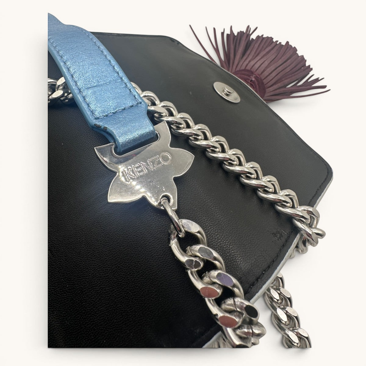 Kenzo · Kenzo Paris · mini bag · top handle bag · crossbody bag · tassel bag · colour block · grey leather bag · chain strap · designer handbag · second hand luxury · prabangios rankinės · naudota rankinė · Kenzo originali