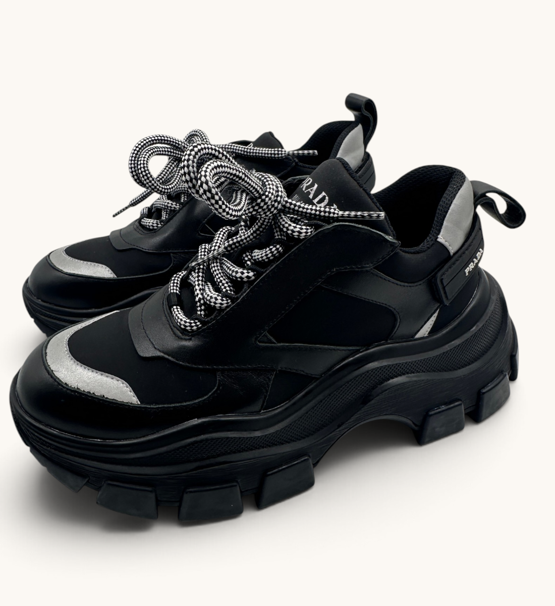 Centaurus Low Top Sneakers