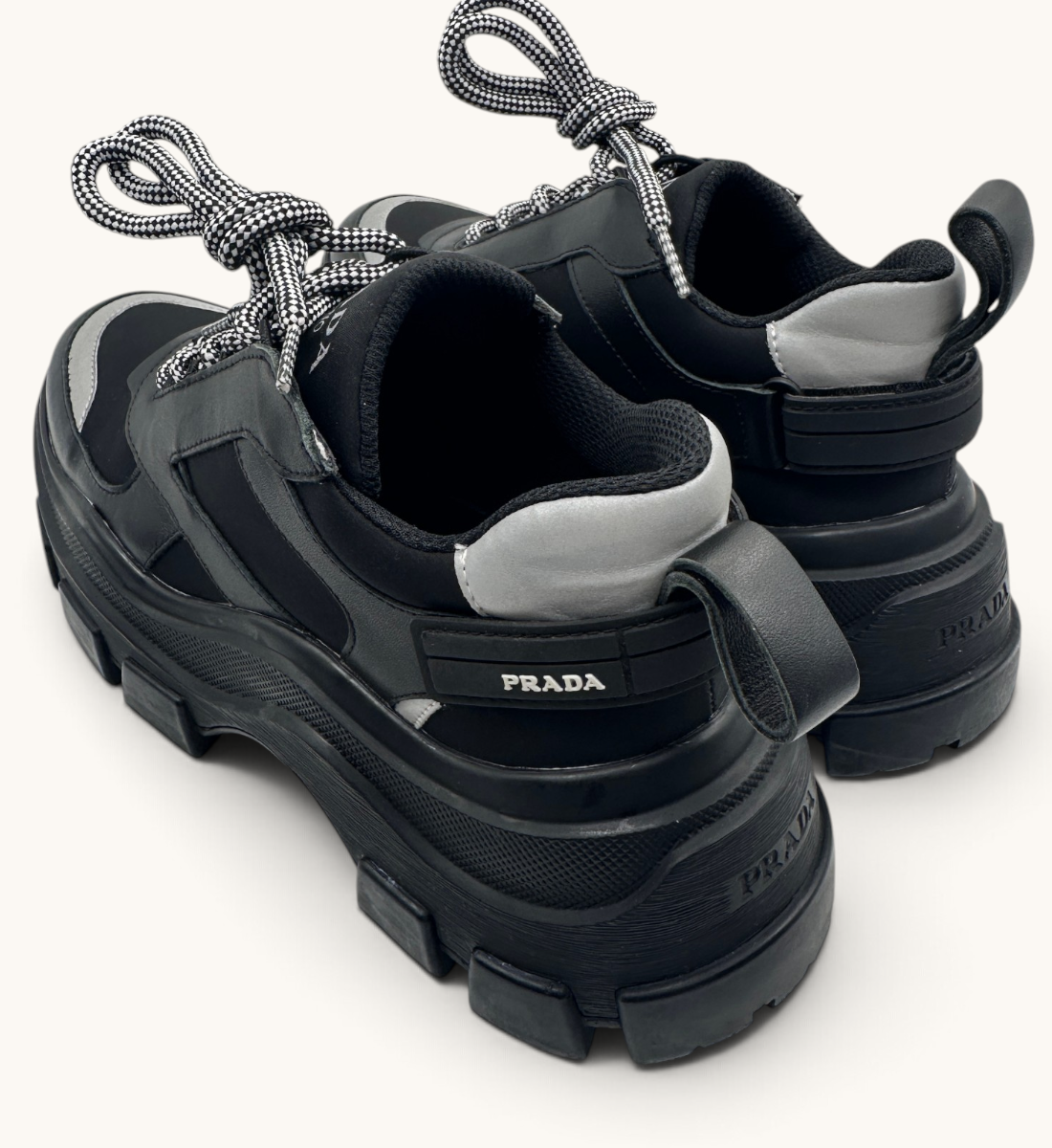 Centaurus Low Top Sneakers