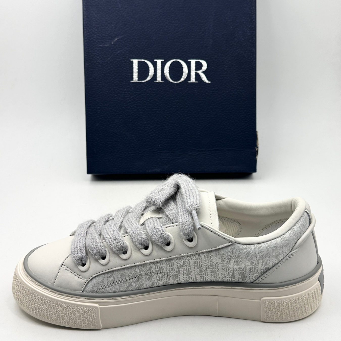B33 Spin Sneakers