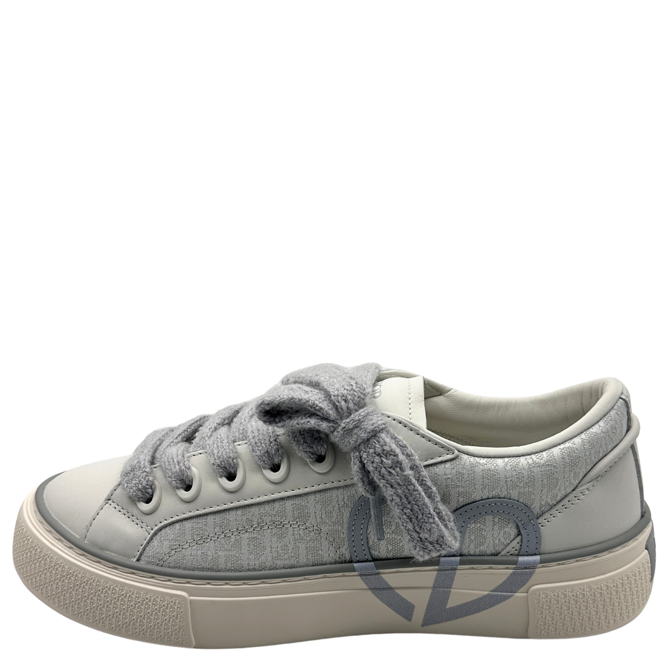 B33 Spin Sneakers
