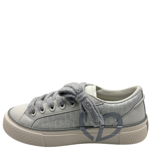B33 Spin Sneakers