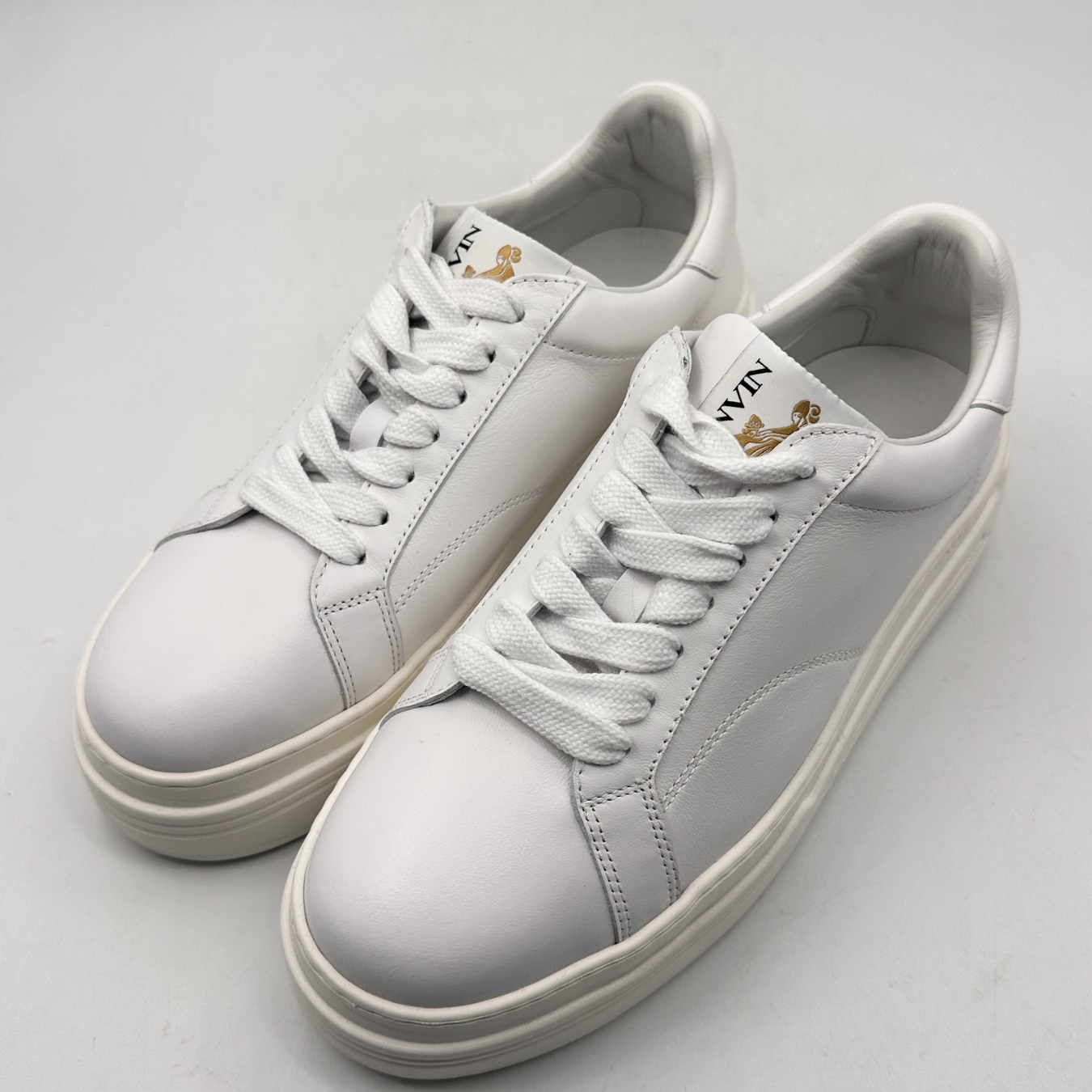 DDB0 Platform Sneakers
