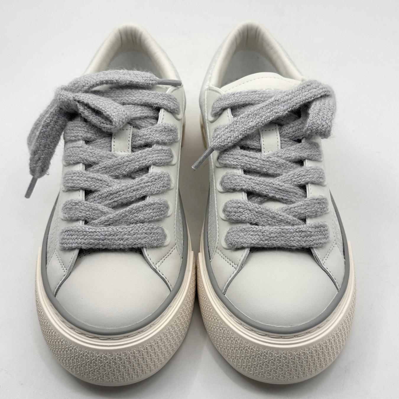 B33 Spin Sneakers