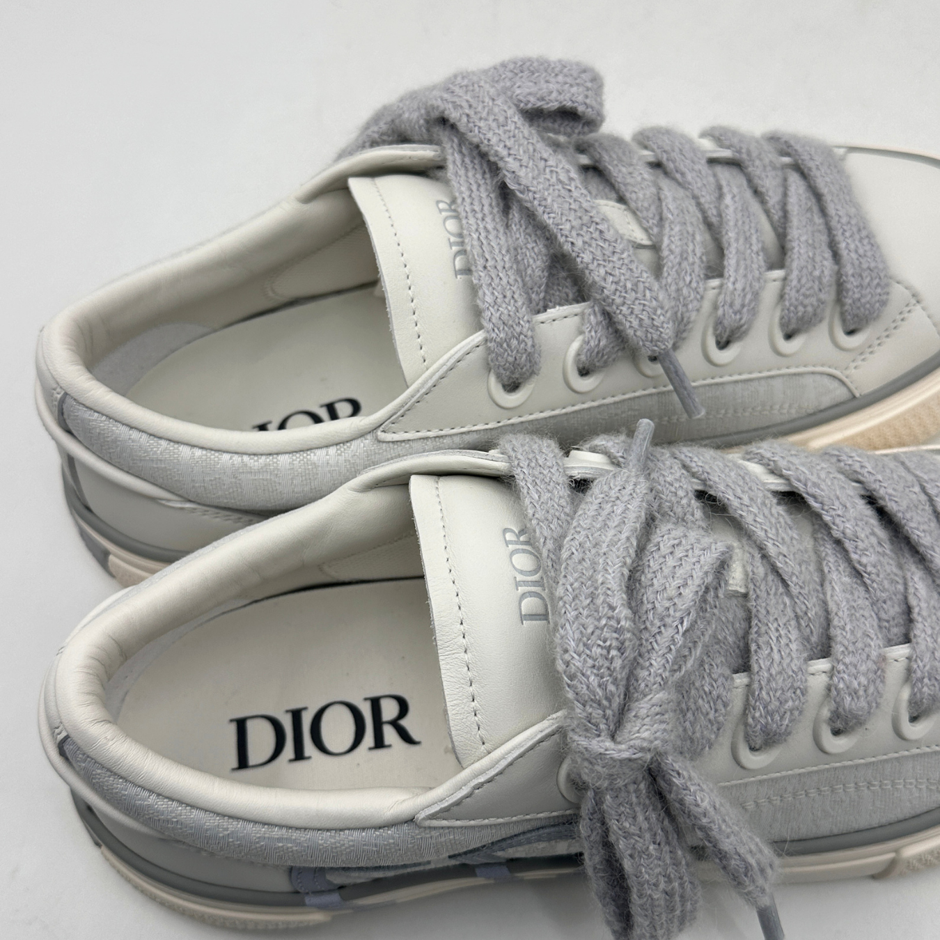 B33 Spin Sneakers