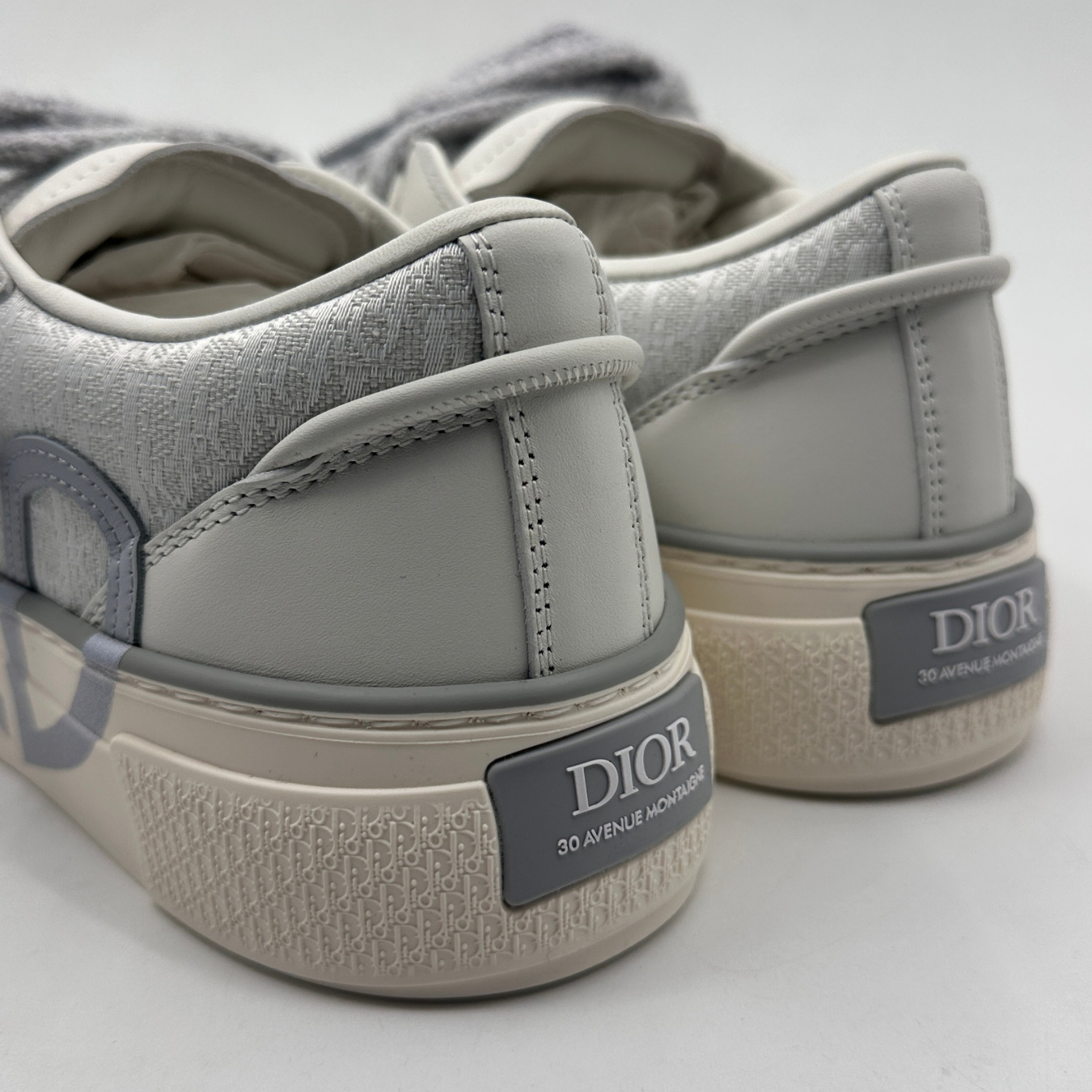 B33 Spin Sneakers