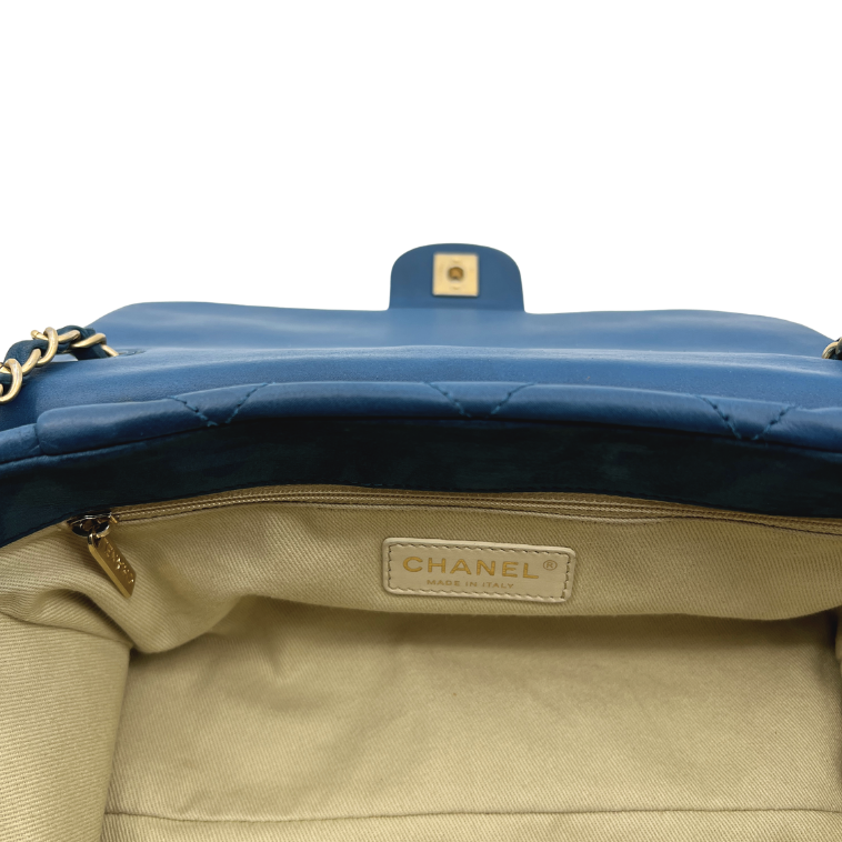 Iridiscent Large Classic Quilted Flap Bag