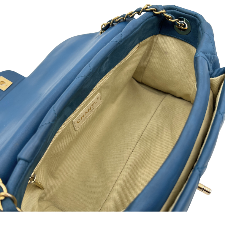 Iridiscent Large Classic Quilted Flap Bag