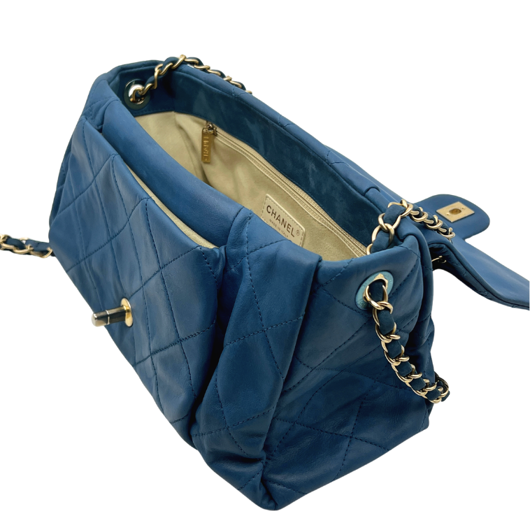 Iridiscent Large Classic Quilted Flap Bag