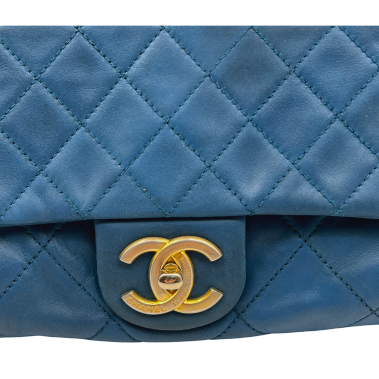 Iridiscent Large Classic Quilted Flap Bag