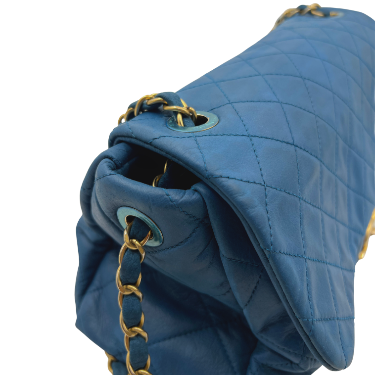 Iridiscent Large Classic Quilted Flap Bag