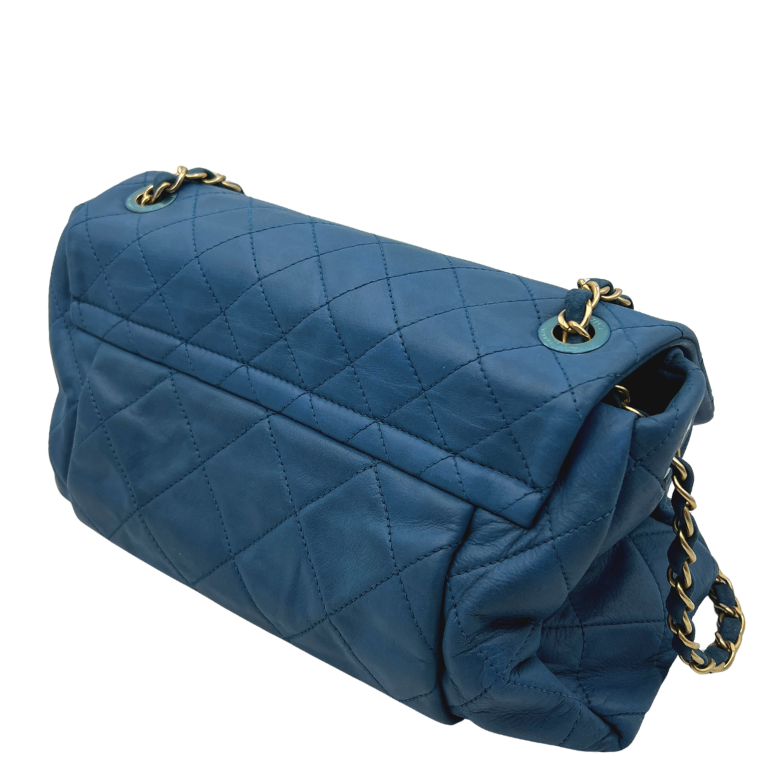 Iridiscent Large Classic Quilted Flap Bag