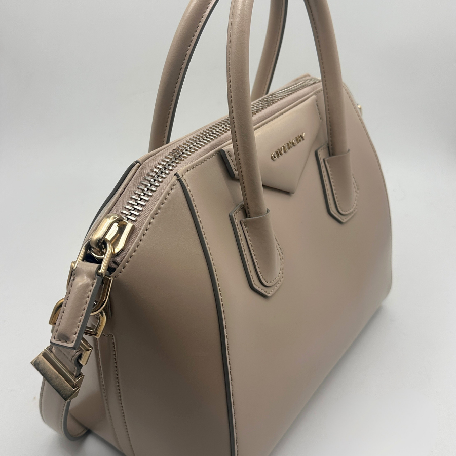 Antigona Medium Handbag